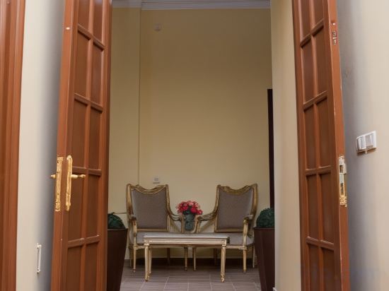 Фото New Grand Royal Hotel