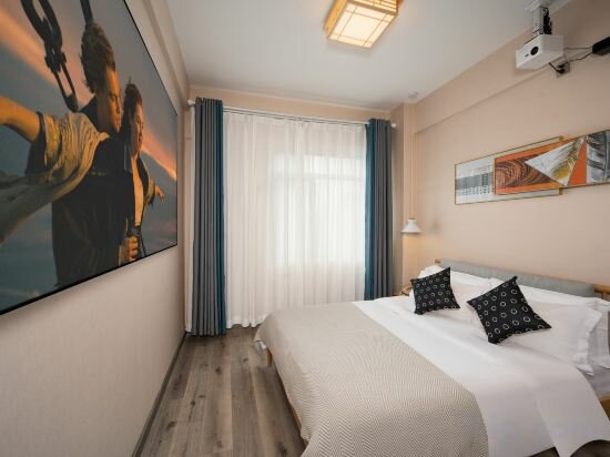 Фото Zhuhai Special Economic Zone Hotel