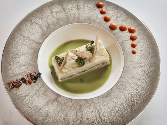 Фото 100 Queen's Gate Hotel London Kensington, Curio Collection by Hilton