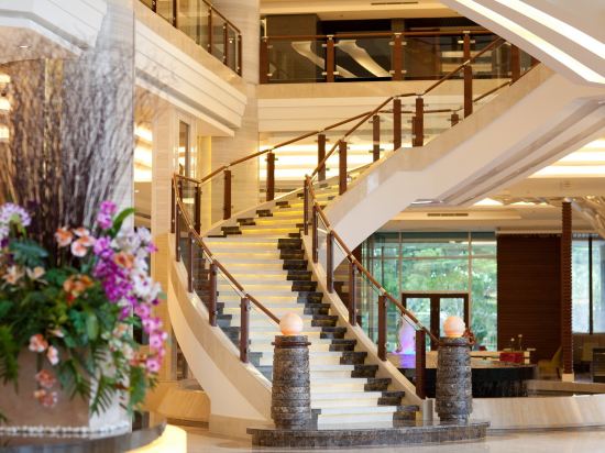 Фото The Grand Fourwings Convention Hotel