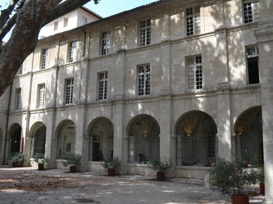 Фото Hôtel Cloître Saint Louis