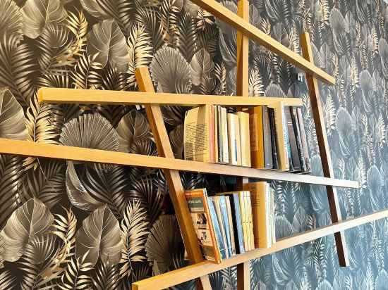 Фото Kyriad Paris 18 Porte de Clignancourt Montmartre