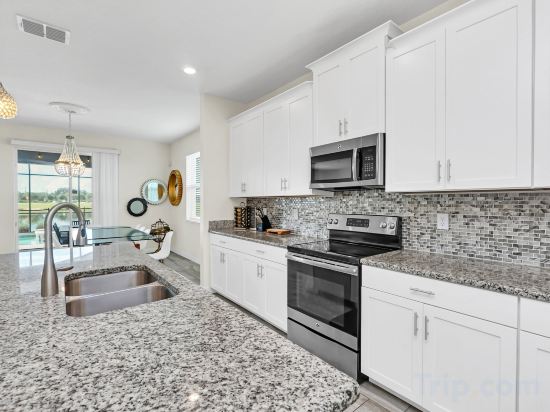 Фото 6 Bed 5 Ba Villa with Pool, SPA & Lake View