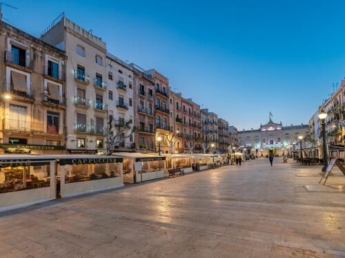 Гостиница Hostal Forum Tarragona в Таррагоне