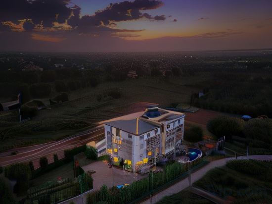 Фото WelcomHeritage Mount Valley Resort, Ranthambore