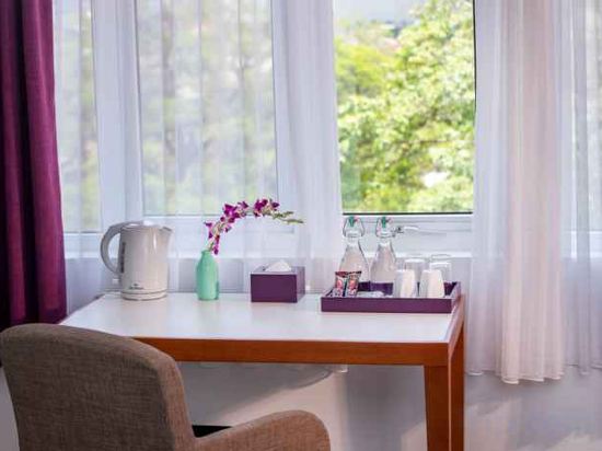 Фото Êmm Hotel Hue