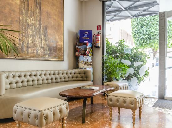 Фото Hotel Gaudi