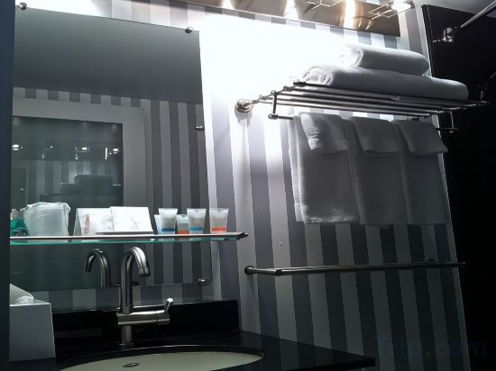 Фото Four Points by Sheraton Manhattan SoHo Village