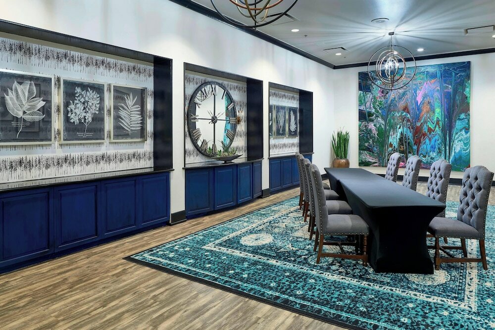 Фото Sheraton Oklahoma City Downtown Hotel