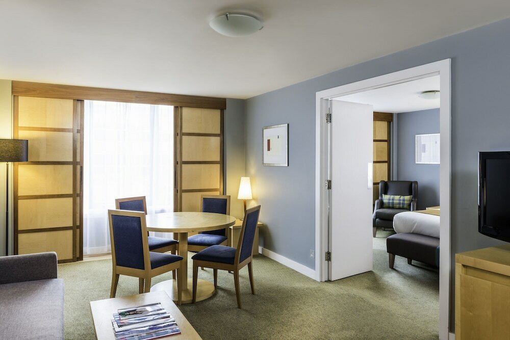 Фото Holiday Inn Milton Keynes - Central, an Ihg Hotel