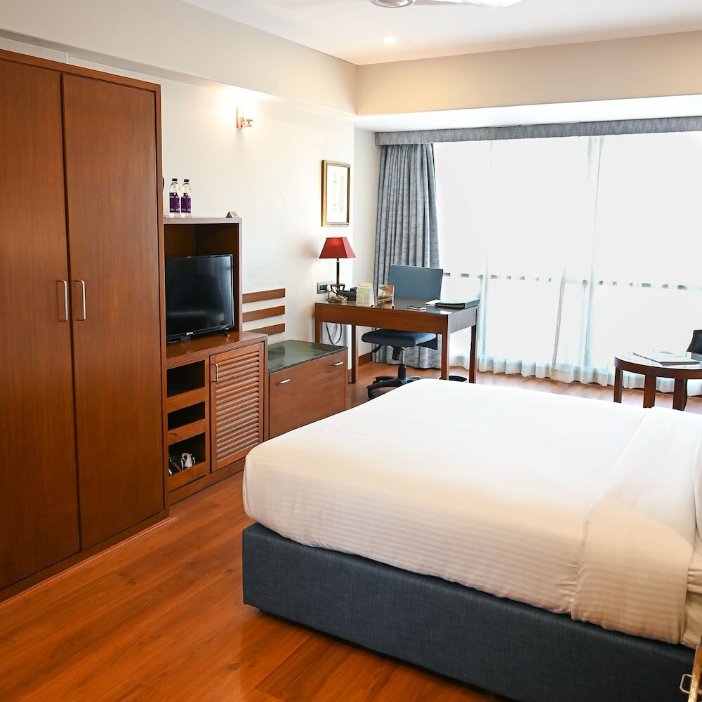 Фото The Shalimar Hotel