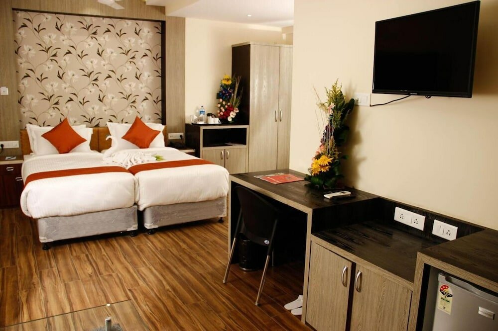 Фото Regenta Inn Larica