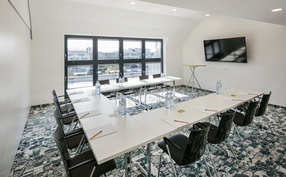 Фото Arcotel Donauzentrum