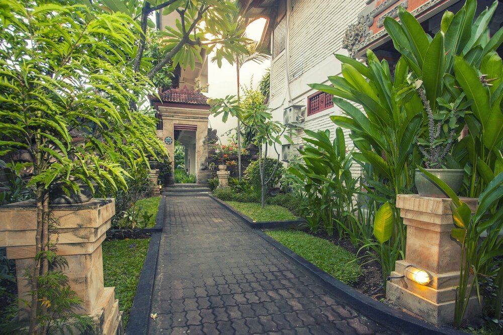 Фото Seminyak Paradiso Hotel