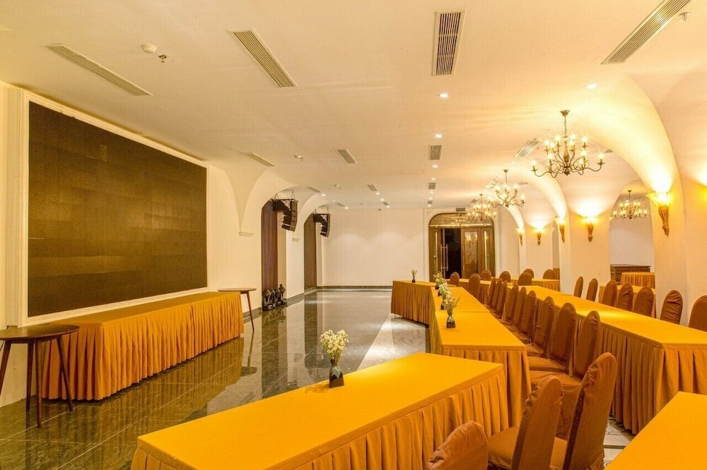 Фото Dong Duong Hotel