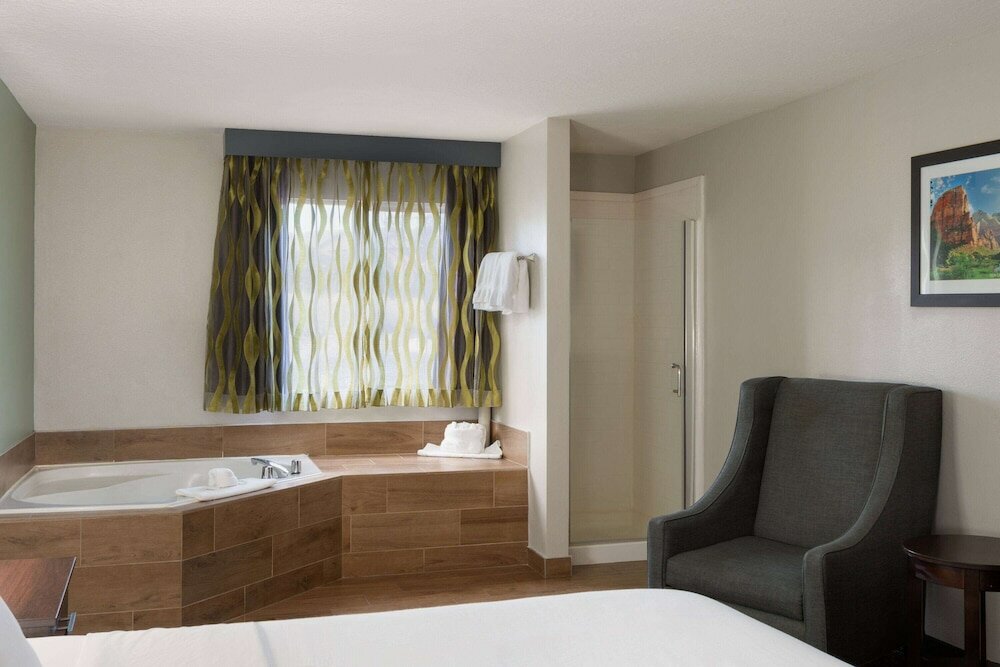 Фото Wingate by Wyndham Cedar City