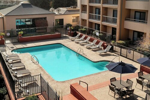 Гостиница Courtyard by Marriott Bakersfield в Бэйкерсфилде