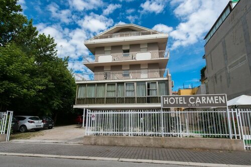 Внешний вид отеля Hotel Carmen в Риччоне, фото 1