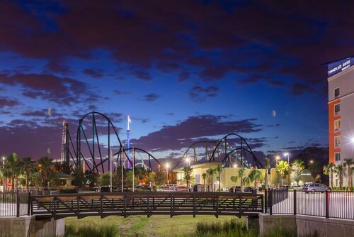 Внешний вид отеля Holiday Inn Express & Suites Orlando at SeaWorld, an Ihg Hotel в Ориндже, фото 3