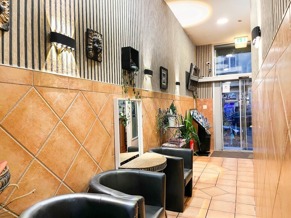 Фото City Hotel West