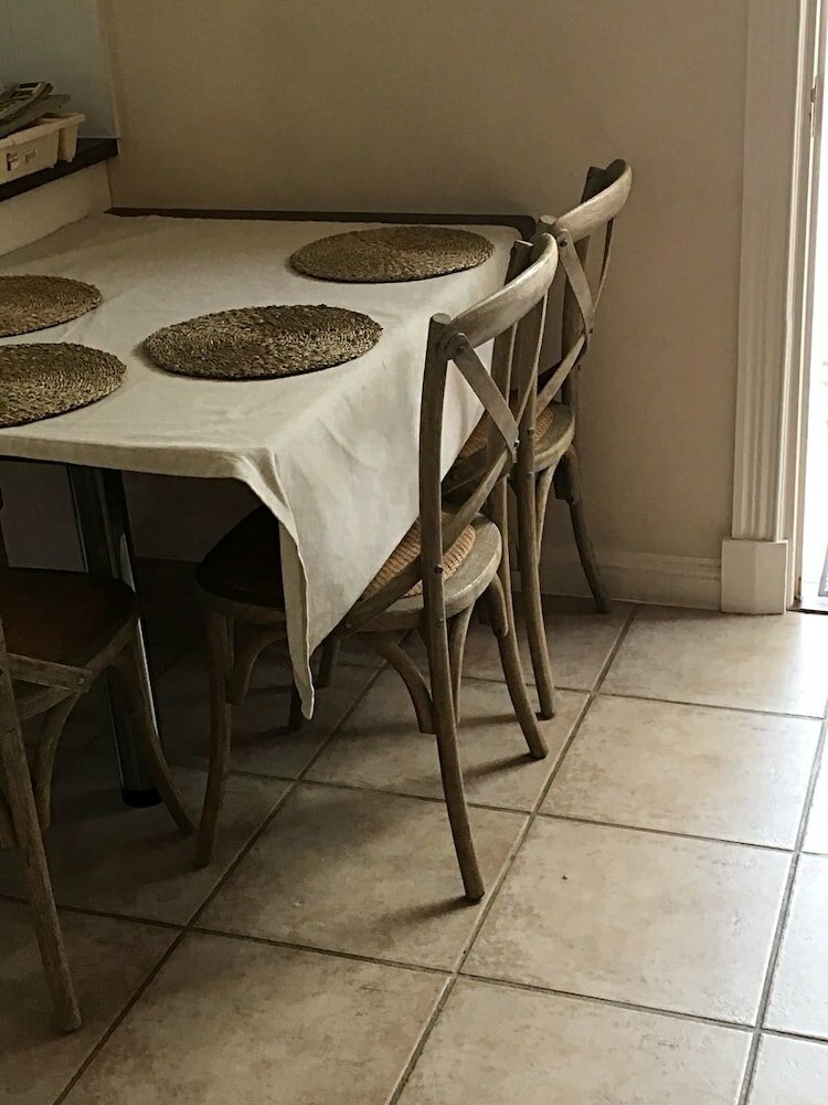 Фото No. 10 Caledon Street Guest House