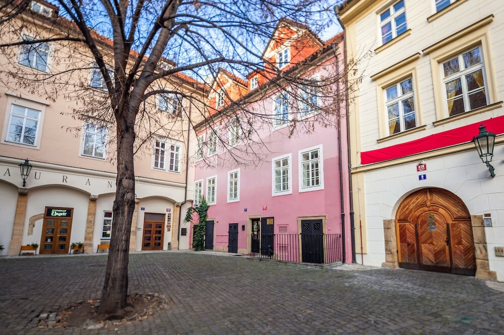 Фото отеля 1