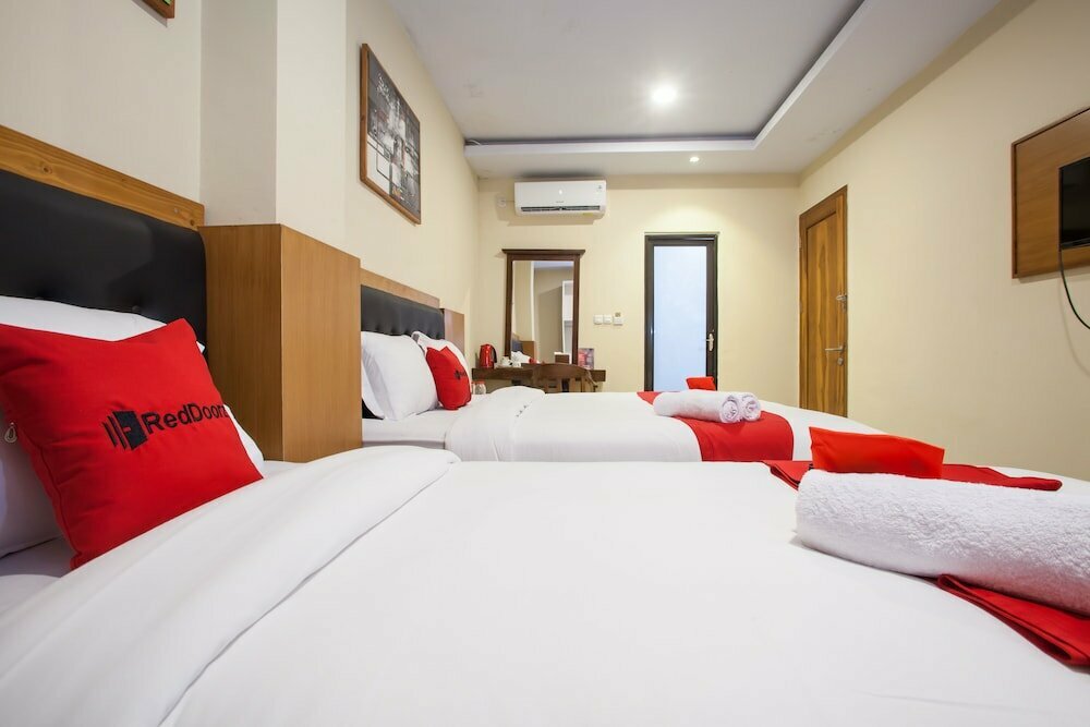 Hotel RedDoorz Premium @ Jalan Cengkeh, Malang, photo