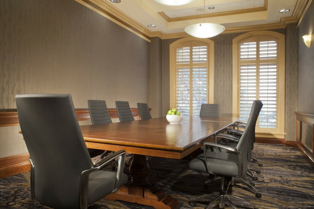 Фото The Ashton Hotel