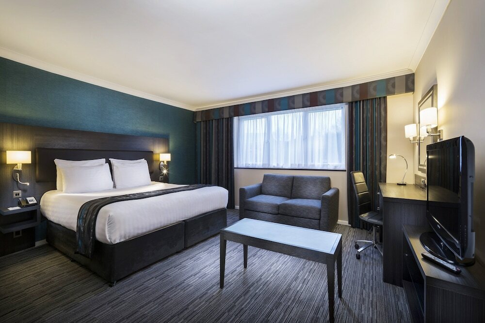 Фото Holiday Inn London Gatwick Worth