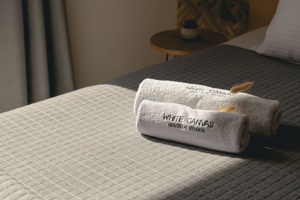 Фото White Canvas Boutique Studios