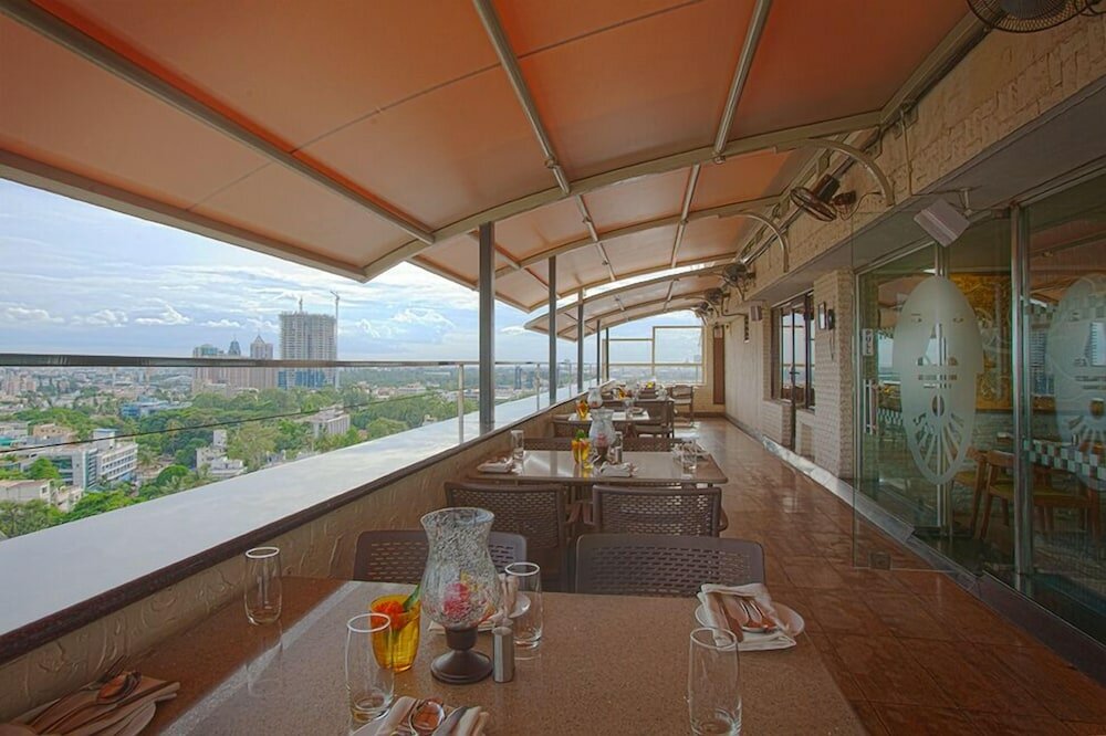 Фото Hotel Ivory Tower