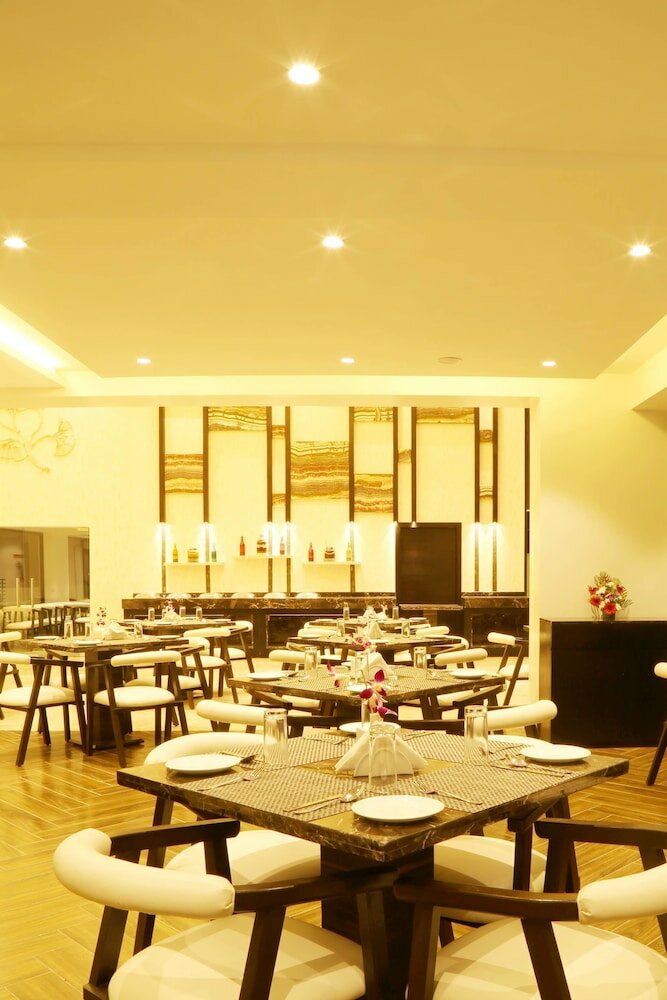 Фото The Flora Grand