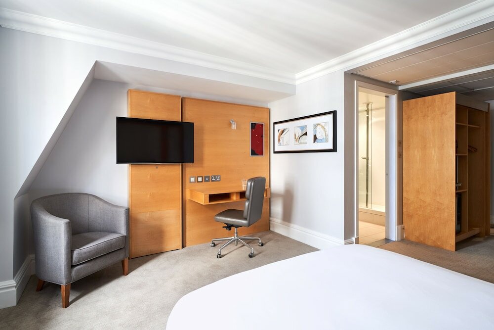 Фото Thistle London Park Lane