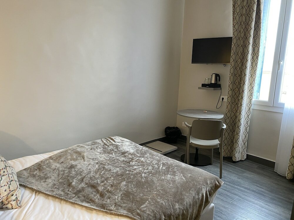 Фото Majestic Hotel