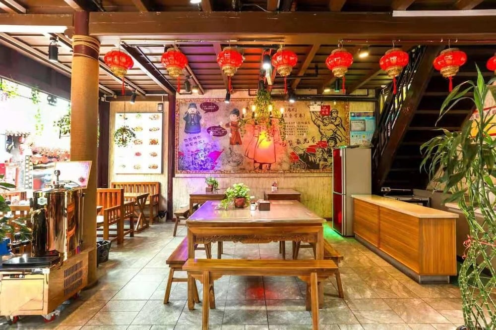 Фото Pingyao Hongyuyuan Inn