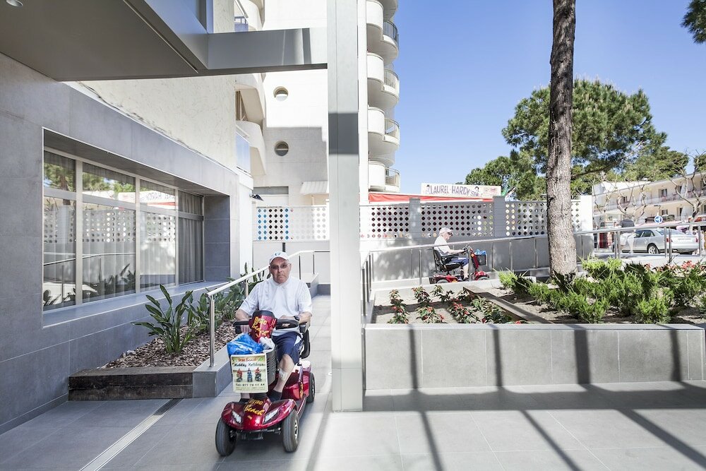 Фото Best Oasis Park Hotel