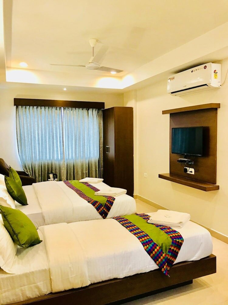 Фото отеля 2