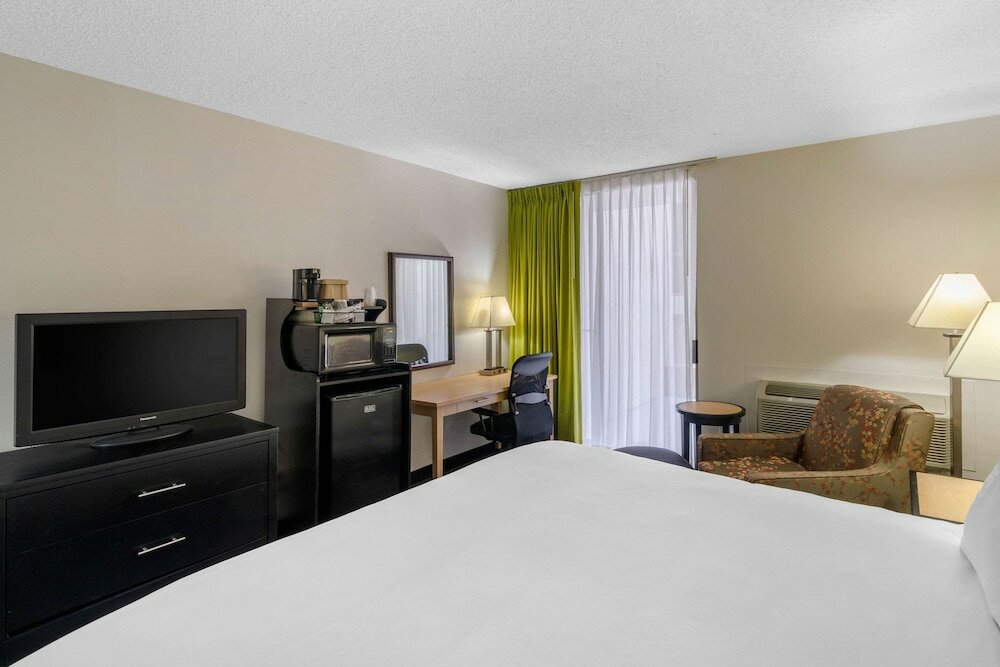 Фото Quality Inn Tyler - Lindale