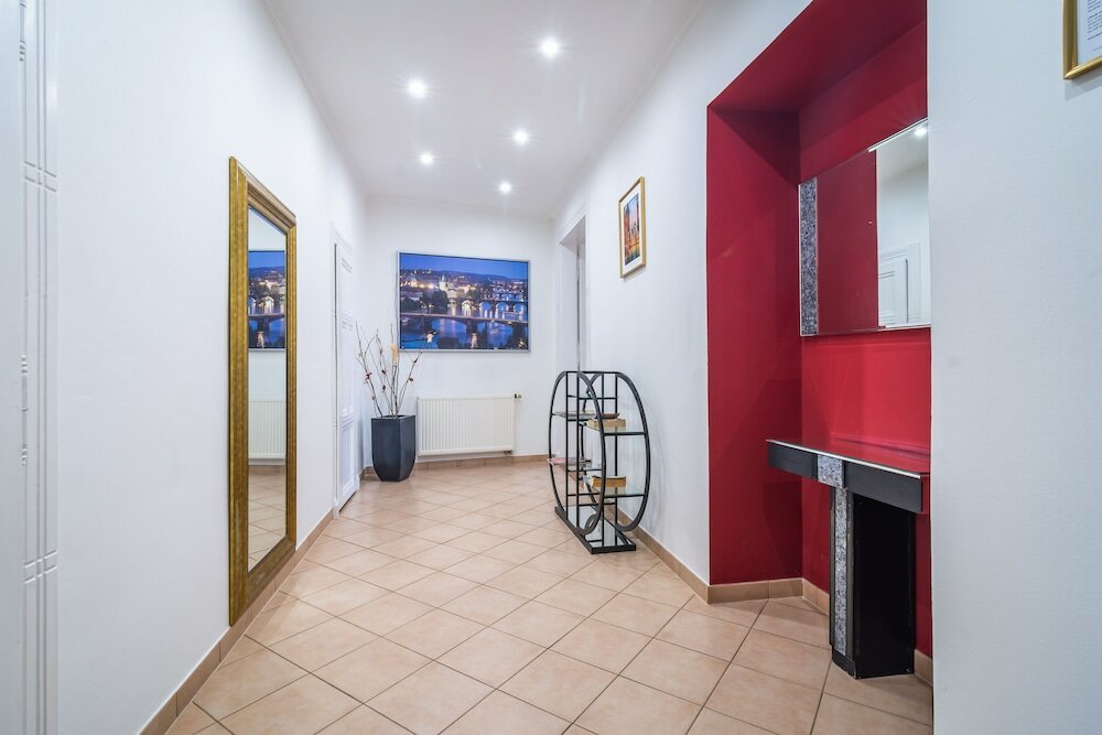 Фото Royal Road Residence