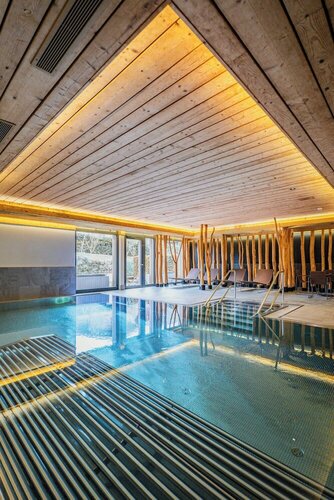 Гостиница Hotel Spitzhorn в Занене