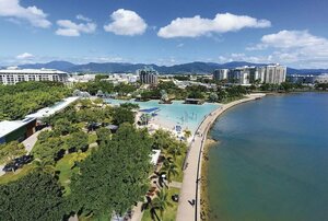 Гостиница Hides Hotel Cairns