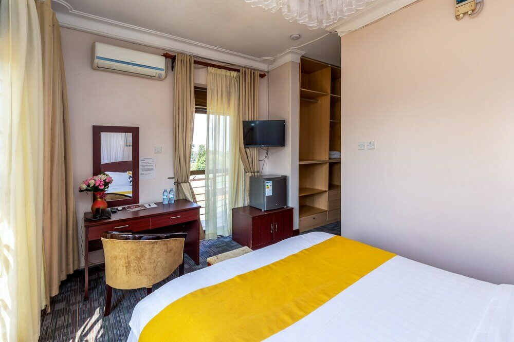 Фото Entebbe Travelle'rs Inn