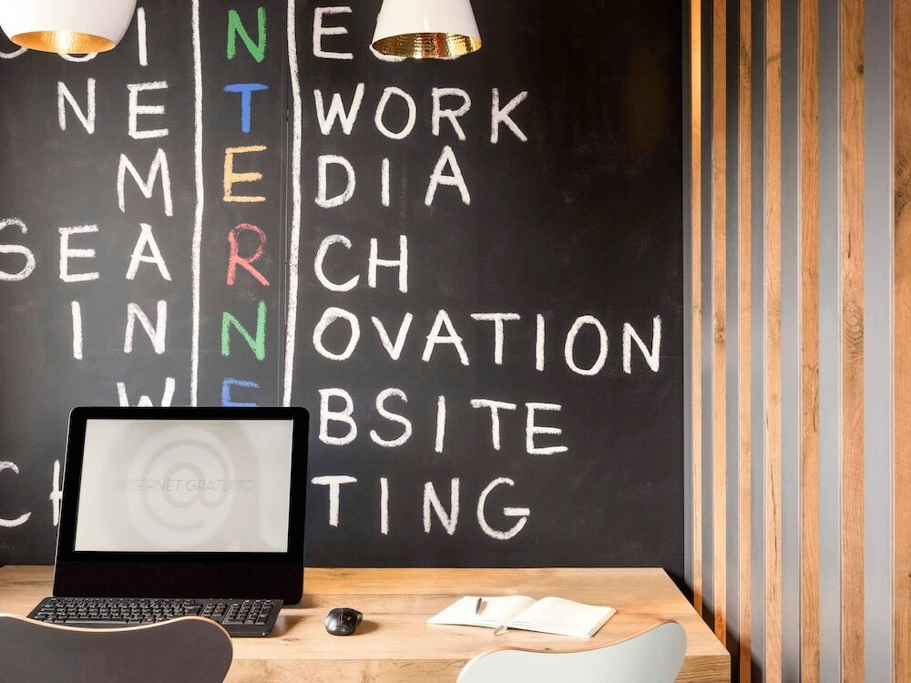 Фото B&b Hotel Versailles Le Chesnay