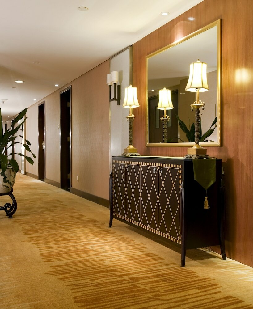 Фото Baolong Hotel Shanghai