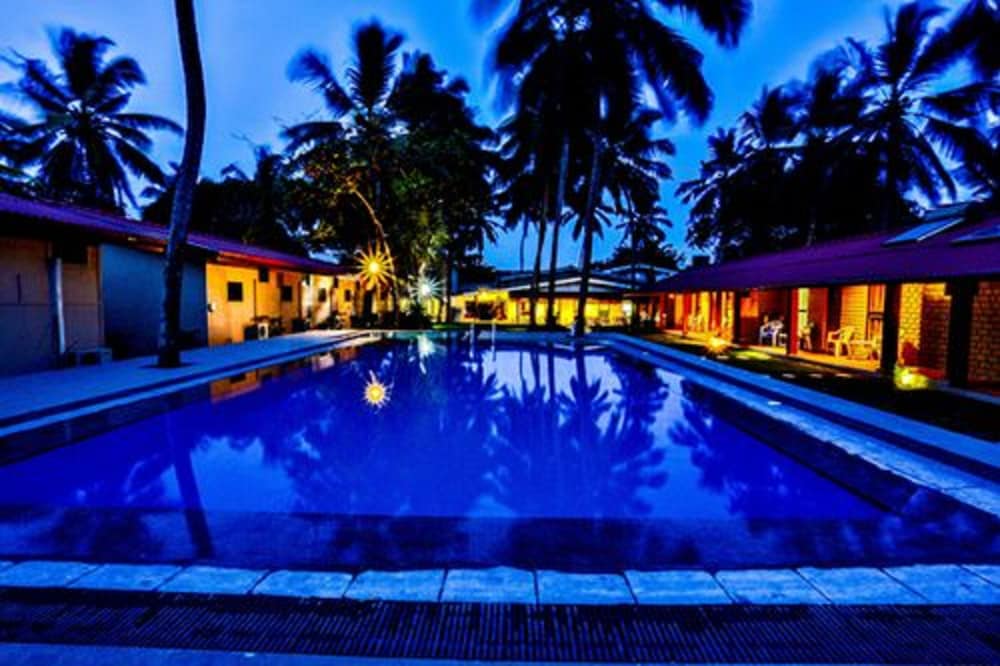 Фото Amagi Beach Hotel Marawila