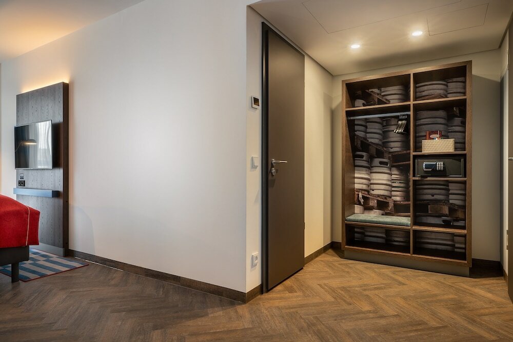 Фото Holiday Inn - the niu, Keg Hamburg Ost