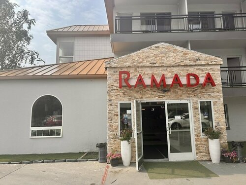 Внешний вид отеля Ramada by Wyndham Anchorage Downtown в Анкоридже, фото 3