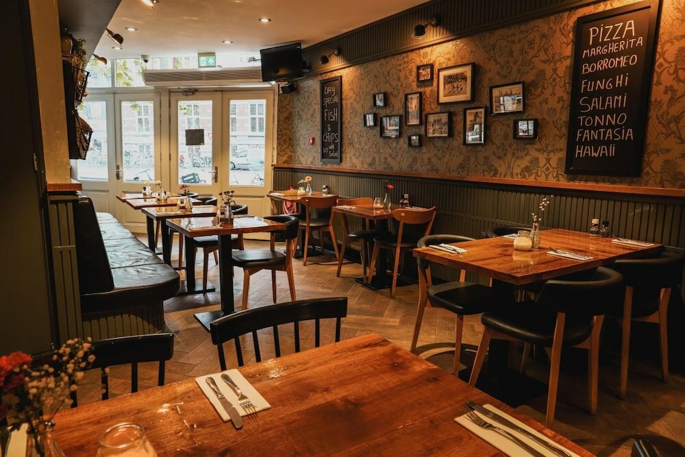 Фото Hotel Corner House