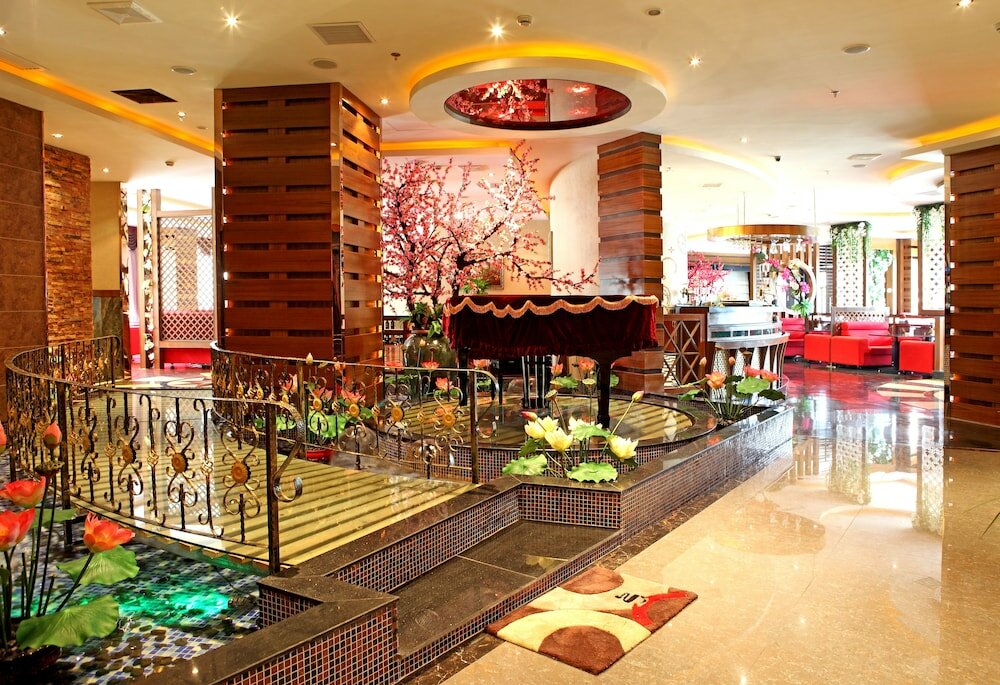 Фото Nade Freedom Hotel