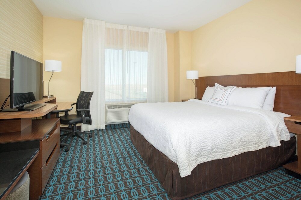 Фото Fairfield Inn & Suites by Marriott Burlington